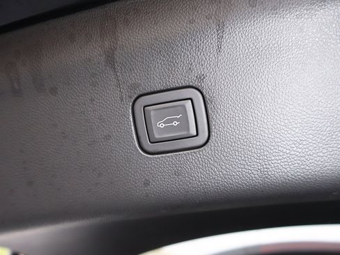 Used 2024 Buick Enclave Essence w/ Experience Buick Package image 27