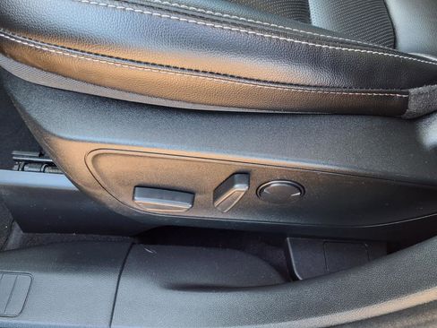 Used 2022 Ford Escape SEL image 19