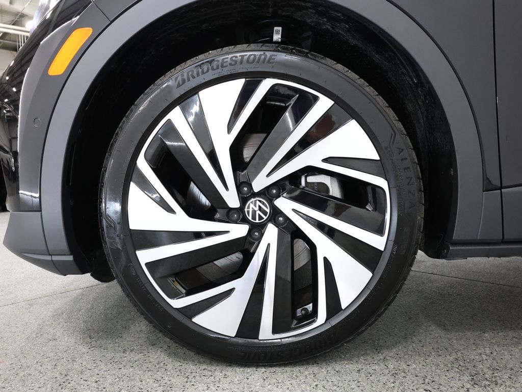 Used 2025 Volkswagen ID.4 Pro S Plus AWD/4WD image 5