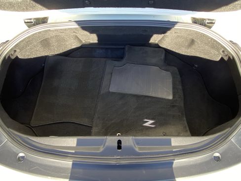 Used 2016 Nissan 370Z Touring image 11