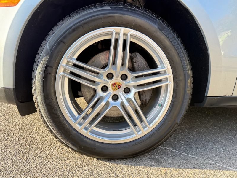Used 2020 Porsche Macan AWD/4WD image 37
