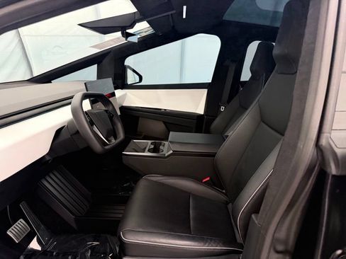 Used 2024 Tesla Cybertruck AWD Crew Cab image 13