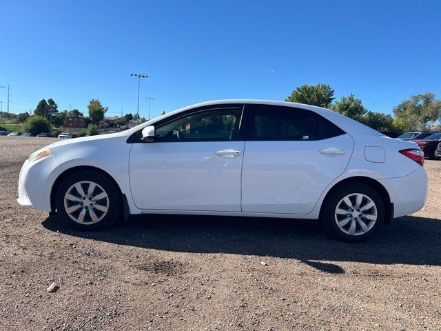 Used 2016 Toyota Corolla LE FWD image 2