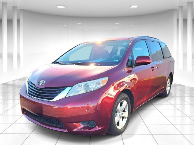 Used 2011 Toyota Sienna LE w/ Towing Pkg FWD image 4