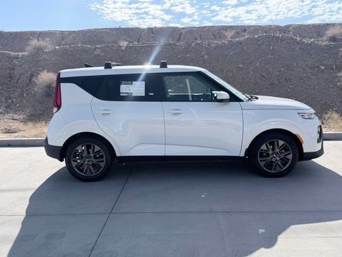 Used 2021 Kia Soul S FWD image 4