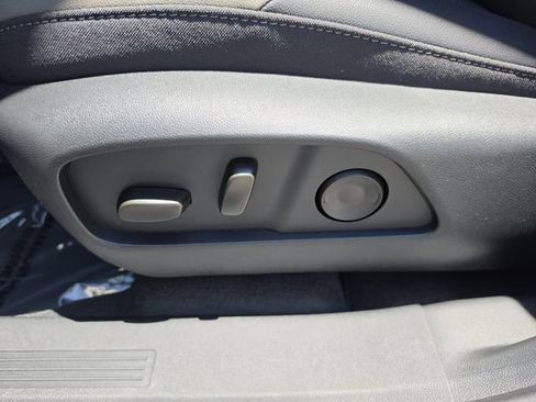 New 2026 Chevrolet Equinox LT w/ Convenience Package II FWD image 21