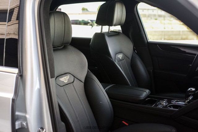 Used 2021 Bentley Bentayga AWD/4WD image 27
