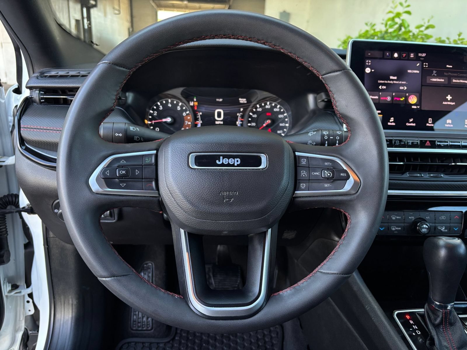 Used 2025 Jeep Compass Trailhawk AWD/4WD image 26