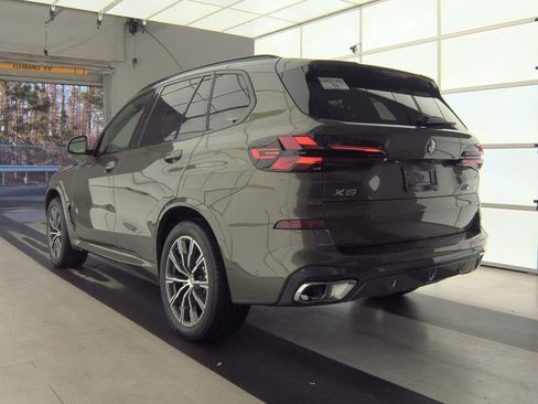 Used 2025 BMW X5 xDrive40i w/ Executive Package image 8