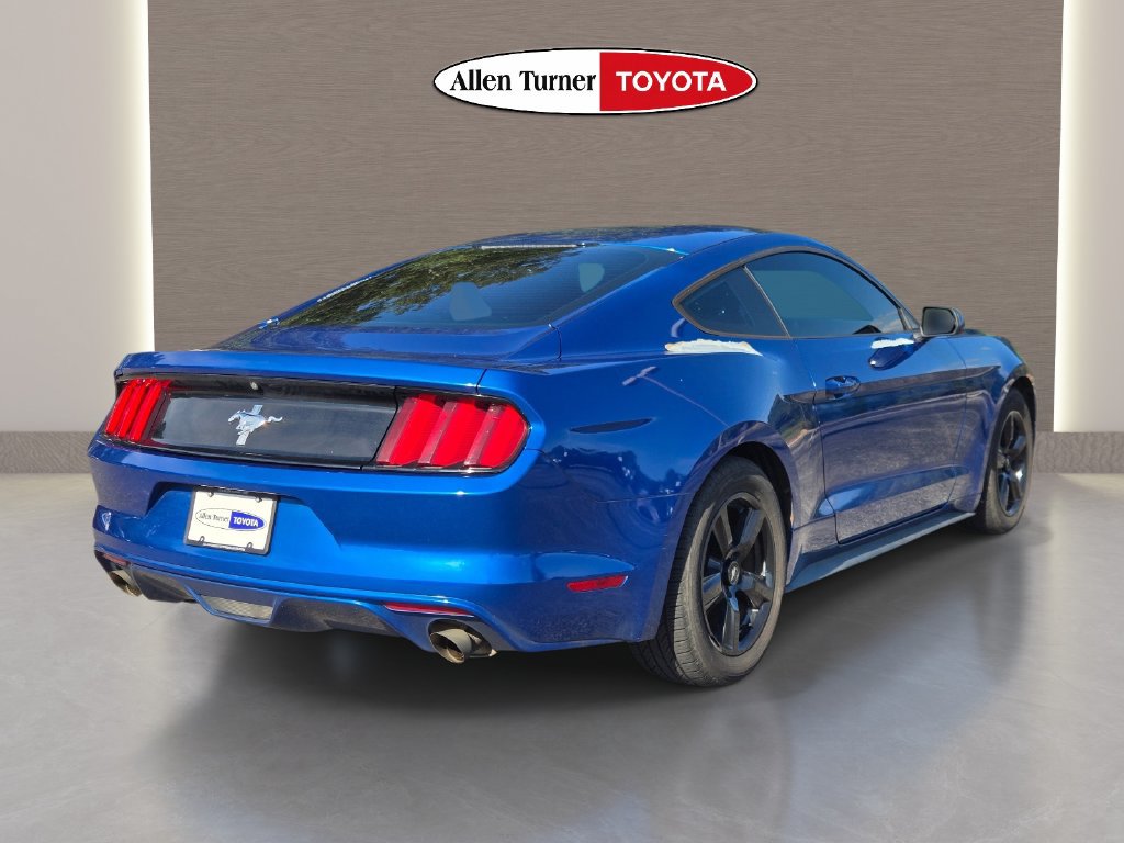 Used 2017 Ford Mustang Coupe RWD image 6