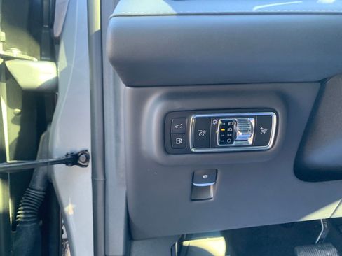 Used 2024 Lincoln Nautilus Reserve w/ Equipment Group 202A image 16