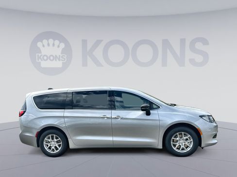 New 2026 Chrysler Voyager LX image 8