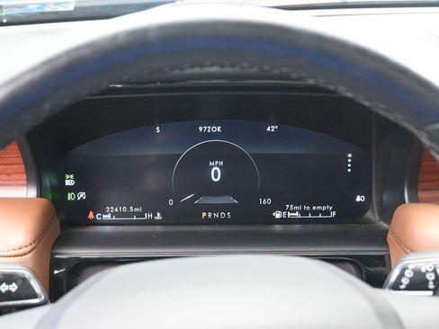 Used 2022 Lincoln Nautilus Reserve w/ Equipment Group 202A image 11