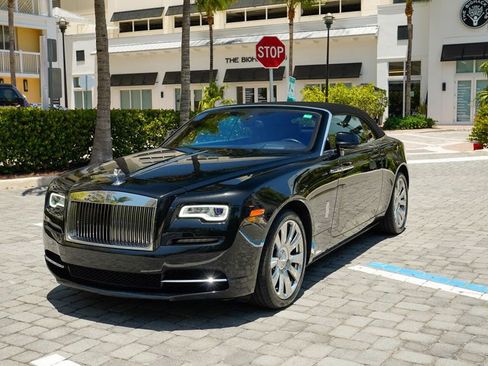 Used 2016 Rolls-Royce Dawn image 8