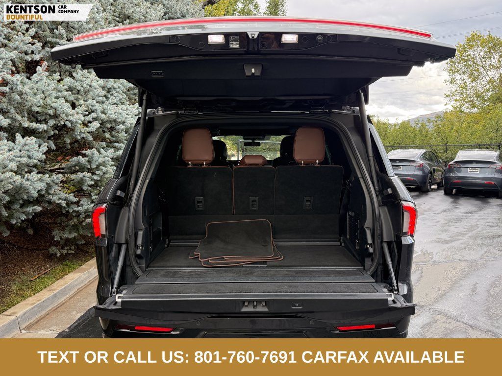 Used 2025 Lincoln Navigator Reserve AWD/4WD image 31
