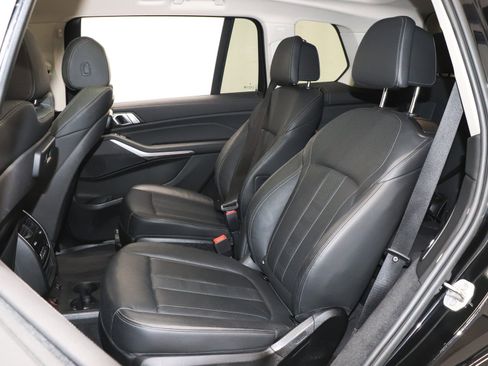 Used 2022 BMW X7 xDrive40i w/ Premium Package image 23