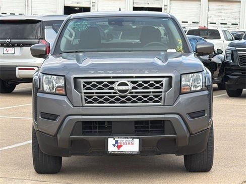 Used 2024 Nissan Frontier SV w/ Technology Package image 2