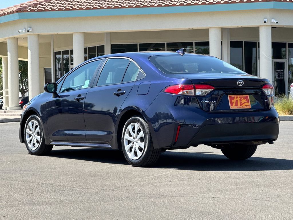 Used 2025 Toyota Corolla LE FWD image 3