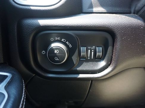 Used 2022 RAM 2500 Laramie AWD/4WD image 5