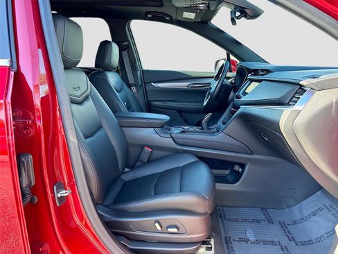 Used 2021 Cadillac XT6 Luxury image 33