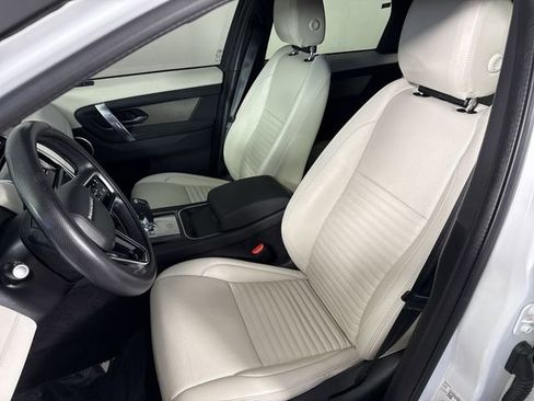 Used 2023 Land Rover Discovery Sport SE image 18