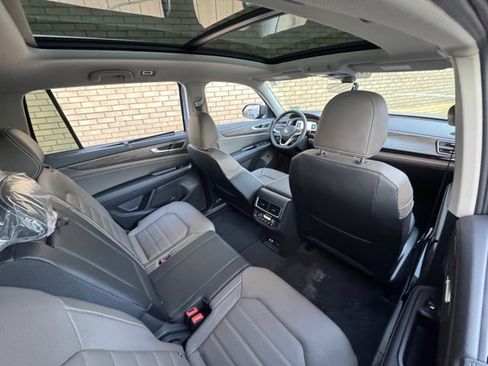 New 2026 Volkswagen Atlas SEL image 9