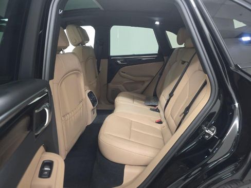 Used 2024 Porsche Macan AWD/4WD image 4