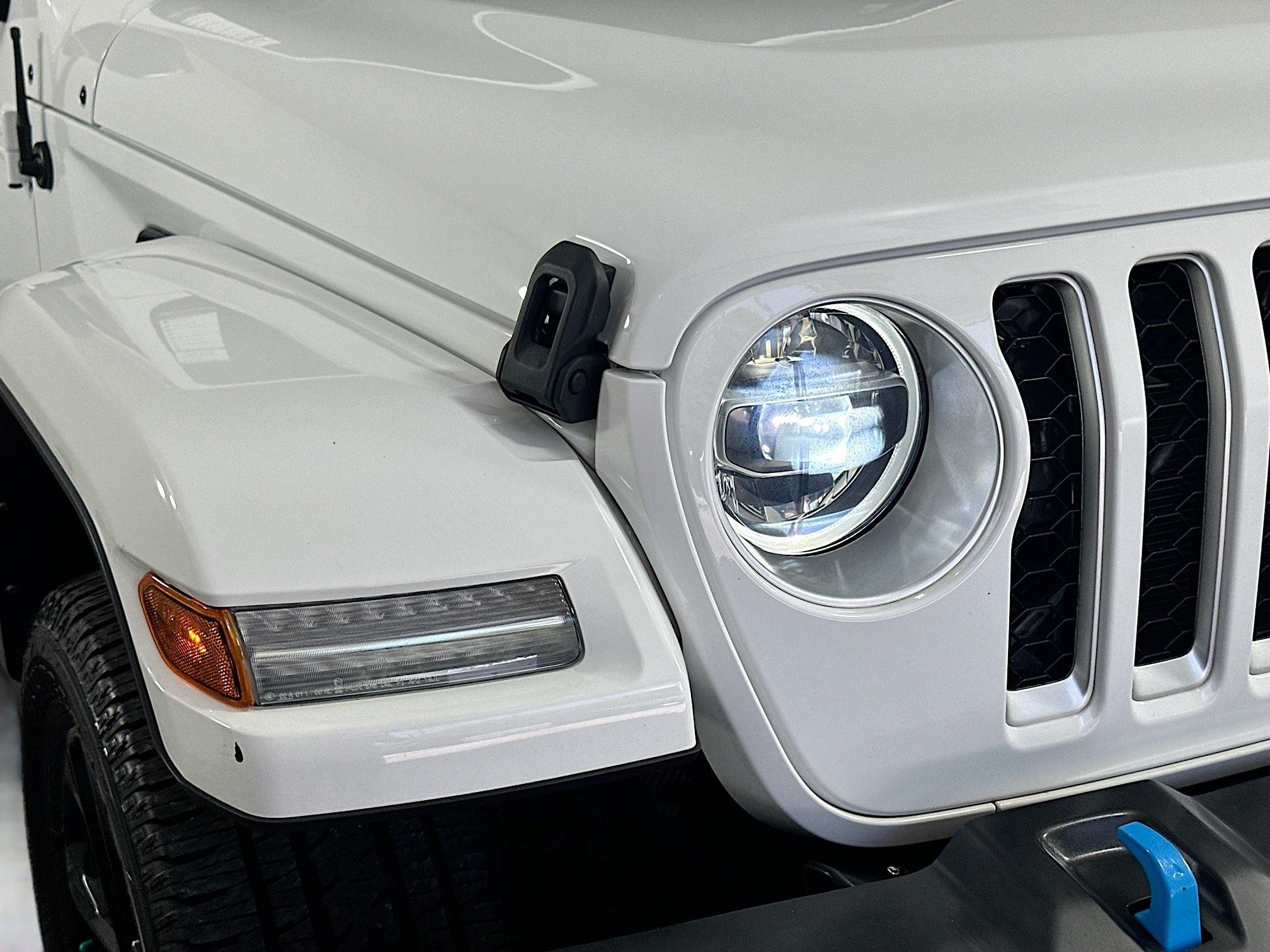 Used 2022 Jeep Wrangler Unlimited Sahara w/ Cold Weather Group AWD/4WD image 34
