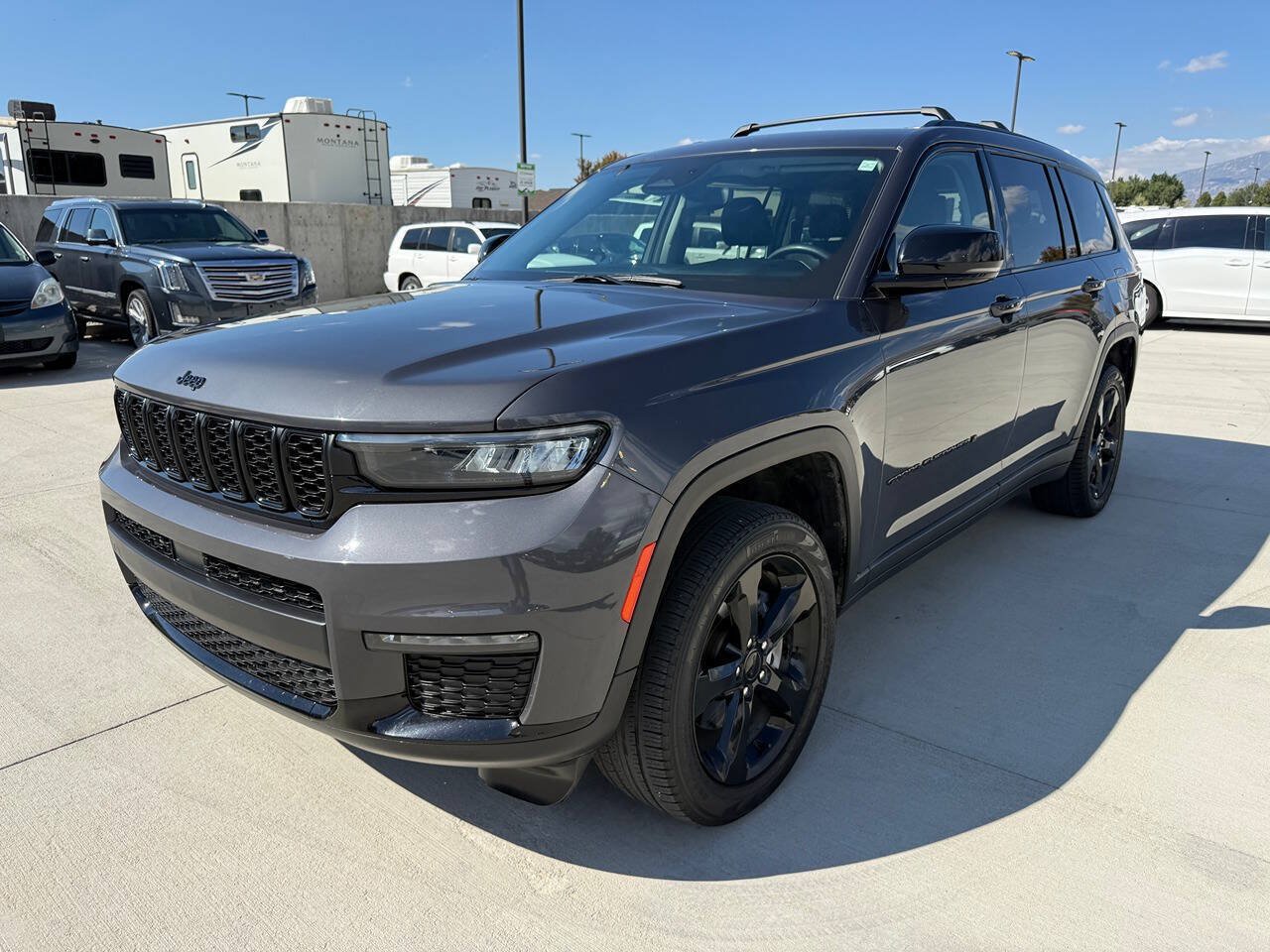 Used 2024 Jeep Grand Cherokee L Limited w/ Black Appearance Package AWD/4WD image 7