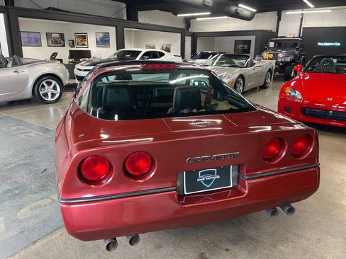 Used 1988 Chevrolet Corvette Coupe RWD image 6