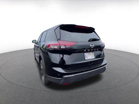 Used 2025 Nissan Rogue SV image 11