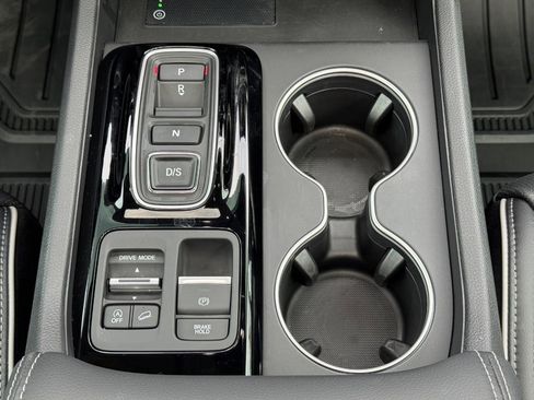 Certified 2025 Honda Pilot Elite image 16