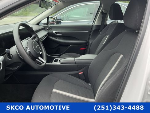 Used 2025 Hyundai Sonata SEL FWD image 11