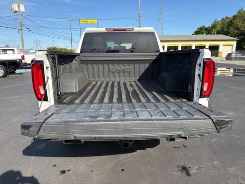 Used 2019 GMC Sierra 1500 SLT w/ X31 Off-Road Package AWD/4WD image 15