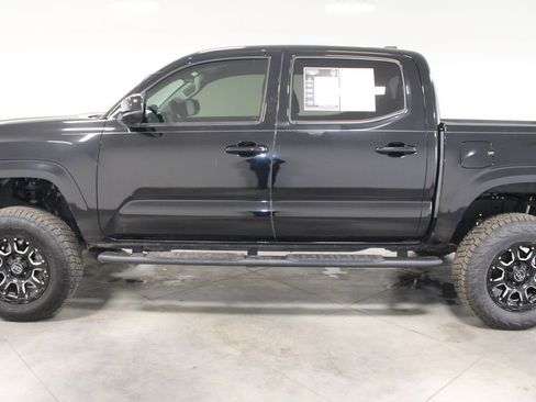 Used 2023 Toyota Tacoma SR image 6