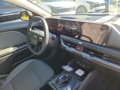 New 2026 Kia K4 EX FWD image 8