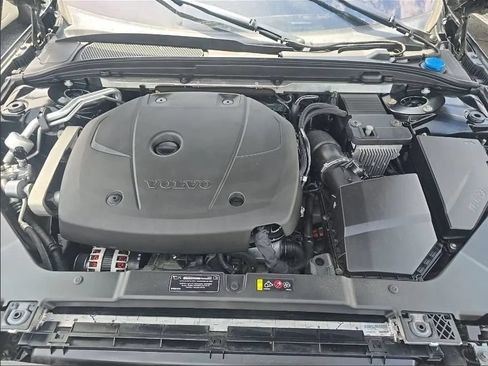 Used 2019 Volvo S60 T5 Momentum w/ Premium Package FWD image 17