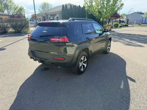 Used 2017 Jeep Cherokee Trailhawk w/ Cold Weather Group image 5