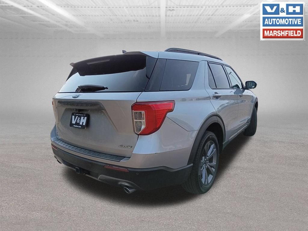 Used 2023 Ford Explorer XLT w/ Equipment Group 202A AWD/4WD image 6