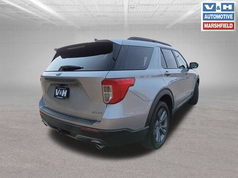 Used 2023 Ford Explorer XLT w/ Equipment Group 202A AWD/4WD image 6
