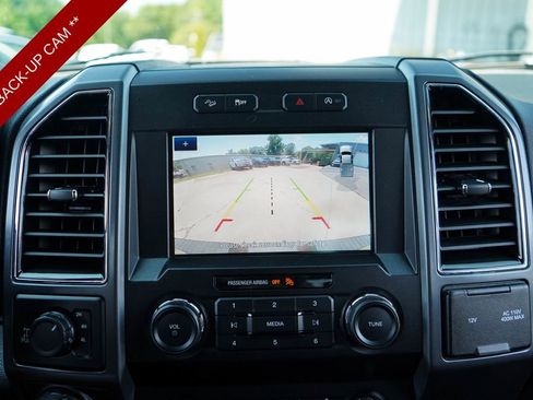 Used 2019 Ford F150 XLT w/ Equipment Group 302A Luxury AWD/4WD image 11