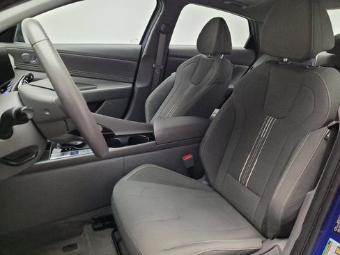 Used 2025 Hyundai Elantra SEL FWD image 17