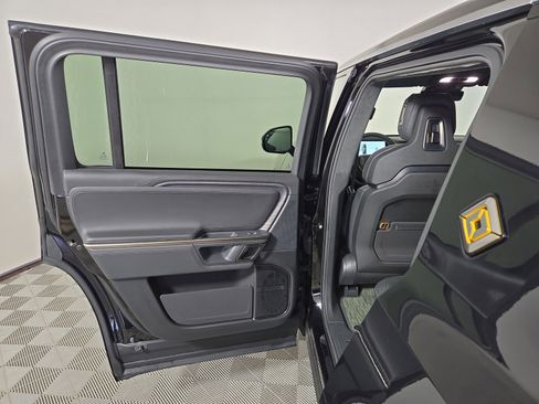 Used 2023 Rivian R1S Adventure AWD/4WD image 17
