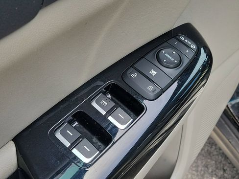 Used 2022 Kia Sportage EX FWD image 19
