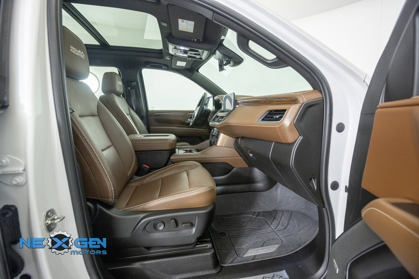 Used 2023 Chevrolet Tahoe High Country AWD/4WD image 44