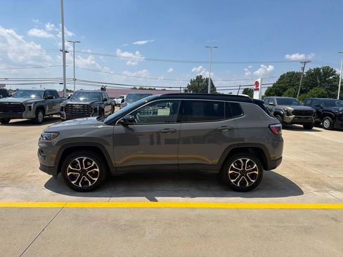 Used 2024 Jeep Compass Limited AWD/4WD image 4