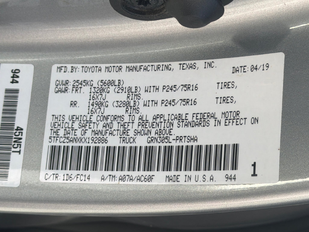 Used 2019 Toyota Tacoma SR5 AWD/4WD image 32