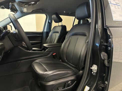 Used 2023 Jeep Grand Cherokee L Limited AWD/4WD image 8