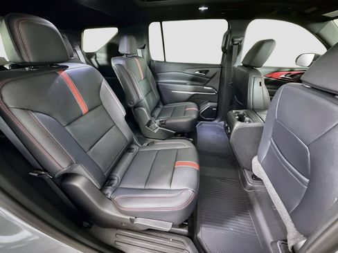 New 2026 Chevrolet Traverse RS w/ LPO, Floor Liner Package AWD/4WD image 29