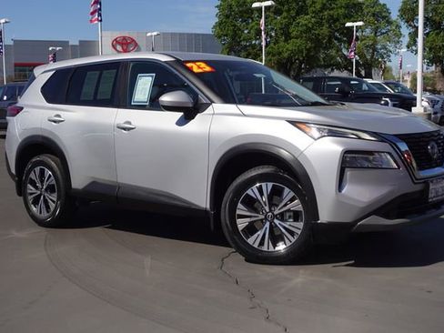 Used 2023 Nissan Rogue SV image 6